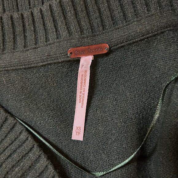 Free People Sweater Size XS Green Orion V-Neck Ribbed Trim Oversize Tunic Top - Picture 3 of 4